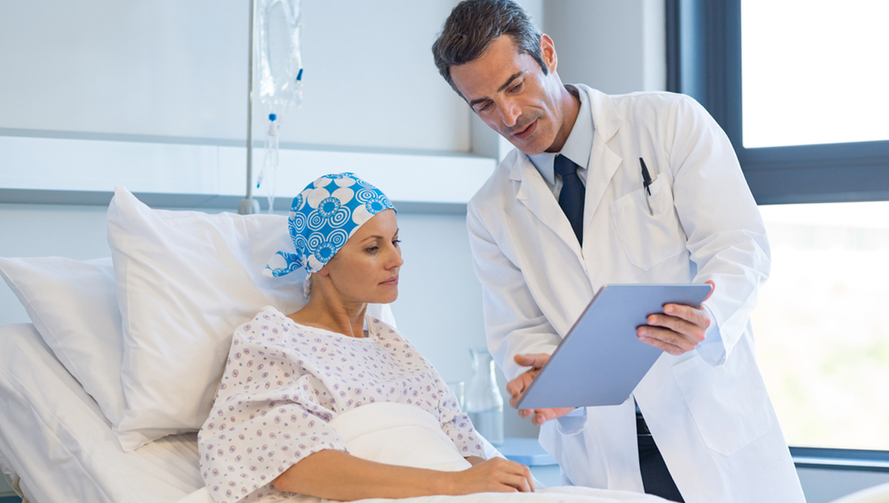 Doctor,Telling,To,Patient,Woman,The,Results,Of,Her,Medical
