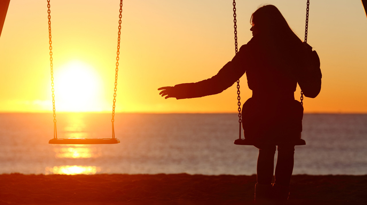 Single,Or,Divorced,Woman,Alone,Missing,A,Boyfriend,While,Swinging