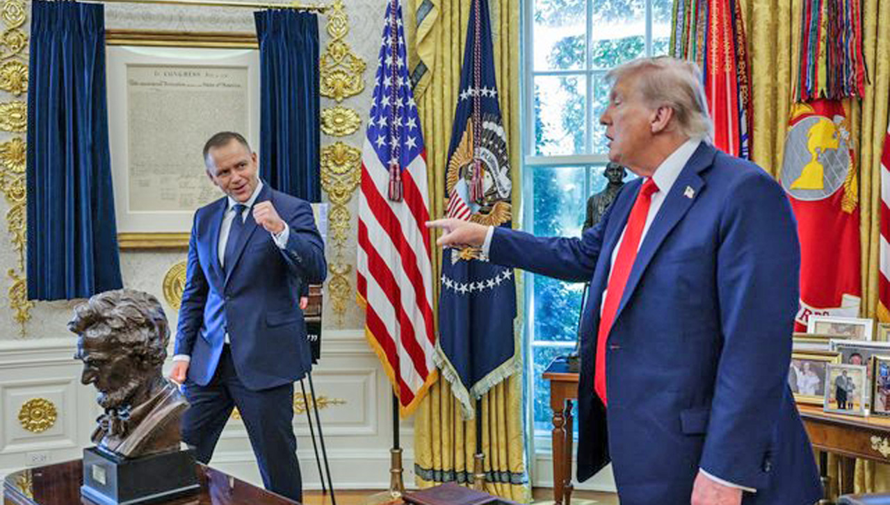 nawrocki-trump-gest-biroul-oval