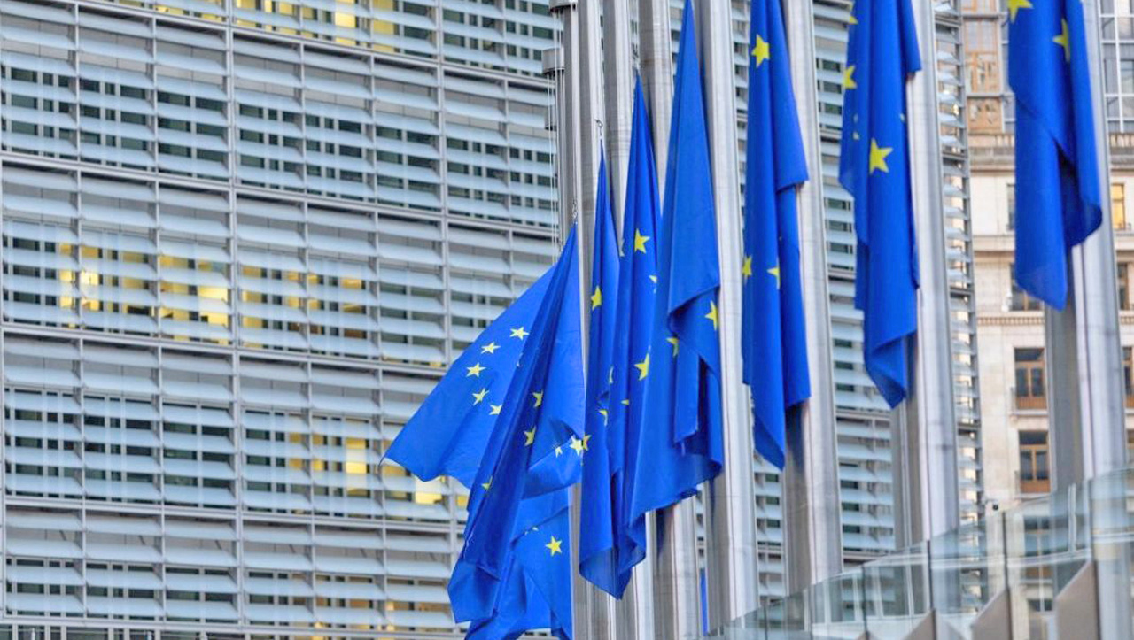 UE